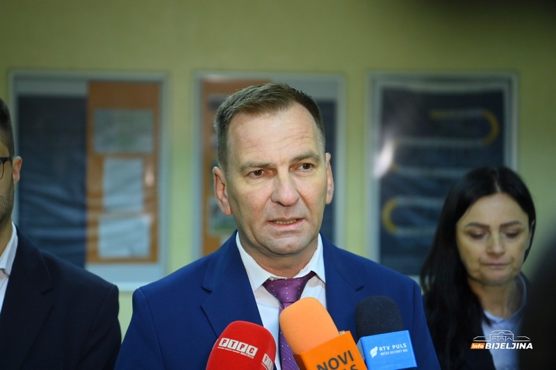 Ugljevik obilježava krsnu slavu, priznanja najzaslužnijima: Opština u znaku velikih investicija (FOTO)