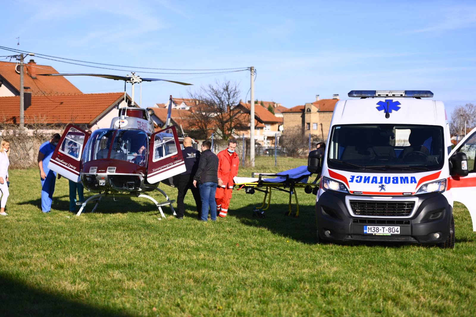 Pacijent helikopterom hitno transportovan iz Trebinja u Bijeljinu (VIDEO)