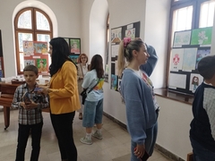 Otvorena izložba u Muzeju Semberije: 242 učenička rada iz 23 škole na Majskoj smotri likovnog stvaralaštva