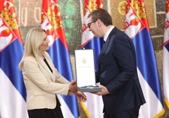 Vučić uručio Orden predsjednici Srpske (FOTO)