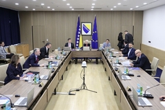 Budućim ministrima će kašike upasti u med: Osnovne plate od 4.300 do 6.200 KM, a na sve to dobiće i dodatne naknade