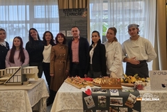 Škola u Janji već 25 godina obrazuje kadrove koji ne idu na Biro: Učenici sami kreče, lijepe pločice, farbaju stolariju...