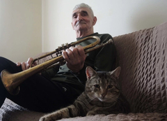 Miodraga je životni put vodio od siromaštva do brda para: Nekad je drugovao sa elitom i plivao u bakšišu, a danas čuva ovce