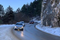 Upozorenje vozačima: Oprezno zbog poledice