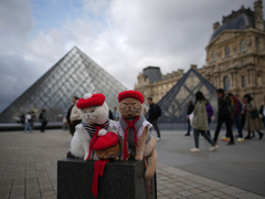 Uhapšen i treći osumnjičeni za pljačku dragulja u Luvru