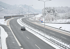 Zimski uslovi za vožnju, u prekidu saobraćaj na dionici Nevesinje - Gacko
