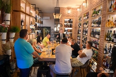 Nova radionica Wine and Flower shopa: Veče ispunjeno odličnim vinima i druženjem (FOTO)