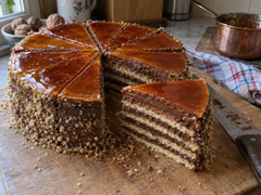 Izdašna torta za svaku priliku: Puna fila, sočna kora i bogat ukus u svakom zalogaju
