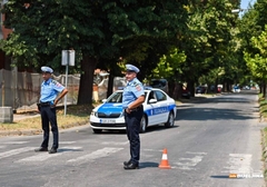 Hapšenje u Loparama: Pravio probleme u zgradi, pa se opirao policajcima i jednog povrijedio