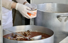 Stanje u BiH postaje ZABRINJAVAJUĆE: Sve više ljudi "na loncu" javnih kuhinja