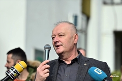 Milutin Tasovac izviždan na protestu RiTE Ugljevik - Vrati pare iz Trebinja, pa će biti za ulaganja! (VIDEO)