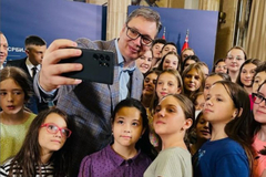 Vučić primio srpsku djecu iz regiona