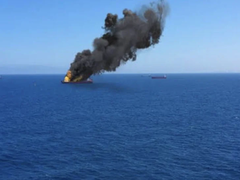 Eksplodirao naftni tanker nakon što je naišao na minu