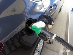 POSKUPIO DIZEL Vozače iznervirali novi cjenovnici na pumpama