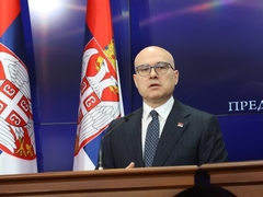 Premijer Srbije pozvao da se odustane od “ludačke ideje” hapšenja Dodika