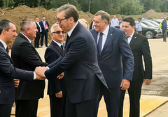 "Dočekivali smo mnoga oslobođenja, na red je došlo ujedinjenje" Stevandić sa Dodikom dočekao Vučića u Bijeljini