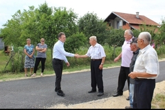 Ugljevik: Podrška lokalne uprave naselju u kome žive raseljena lica