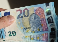 Do aprila na bankomatima u Hrvatskoj samo novčanice od 10 i 20 evra