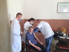 U Loparama počela vakcinacija protiv korona virusa 