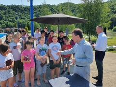 Čestitka načelnika Ugljevika Perića đacima-Učite, ali i družite se i volite se