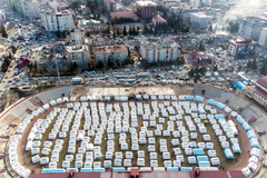 ŽIVOT U ŠATORIMA: Kako se snalaze ljudi u Turskoj koji su u zemljotresu izgubili sve