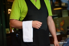 Posla ima, ali ne i interesovanja: Mladi u Srpskoj nerado idu u konobare