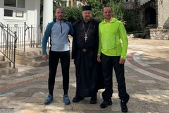 Pješačili 400 kilometara da bi se poklonili Vasiliju Ostroškom