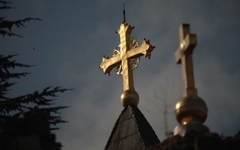 Sutra praznik Oci: Djeca čestitaju, a očevi dijele slatkiše