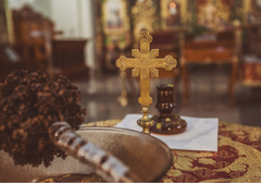 Vjernici i SPC slave pojavu Časnog krsta u Jerusalimu: Večeras obavezno pogledajte u nebo i ako ugledate ovaj znak, ispuniće vam se želja