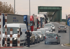 Sve veće gužve na granici u Gradišci: Najteži dani 6. i 7. aprila