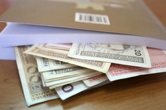 Kupio auto pa u gepeku pronašao kovertu s novcem