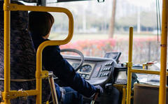 Autobusi poluprazni: Uprkos visokim cijenama goriva stanovnici se i dalje radije voze automobilima
