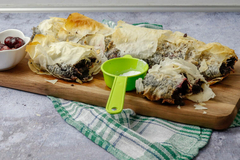 PITA OD GOTOVIH KORA SA MAKOM I VIŠNJAMA: Zasladite se bogovski! 