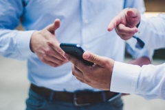 U ovim zemljama na granici mogu da vam uzmu telefon i traže šifru
