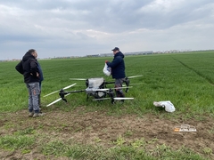 Dron zamijenio traktor u Semberiji: Sav posao završen za 90 minuta, stigla ušteda i znatno veći profit (FOTO)
