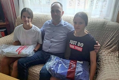 Cvijetinović posjetio porodicu Đurić: Sestrama džudistkinjama poklonio sertifikovana kimona