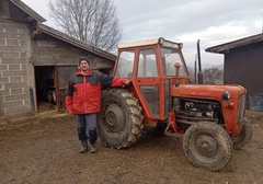 Mljekar iz Dervente strahuje da će sa četvoro djece završiti na ulici