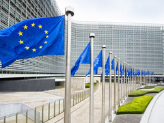 Brisel čvrsto iza Šmita: EU podržava nelegalnog visokog predstavnika u BiH