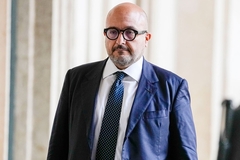 Ljubavna afera italijanskog ministra: Tajni snimci i optužbe za zloupotrebu javnih sredstava