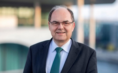 Šmit suspendovao Zakon o nepokretnoj imovini RS