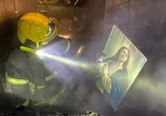 Vatrogasci ispod ruševina spasili ikonu, ovo je pravo čudo