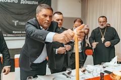 “TRB” proslavio krsnu slavu Mitrovdan u društvu ministara Lukača i Košarca (FOTO)