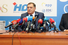Dodik: Ima pomaka u određenim stvarima, usvojen paket na bazi od 14 prioriteta