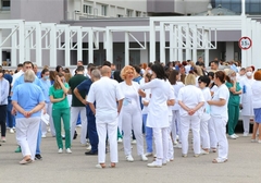 NEKA SE DIREKTORI PRIPREME ZA ŠTRAJK Sindikati traže 40 % veće plate za sve zaposlene u zdravstvu