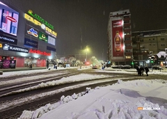 Zakazala zimska služba: Ulice u centru Bijeljine pod snijegom (VIDEO)