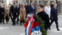 Premijerka i ministri položili vijenac: Ubistvo Đinđića pokazalo koliko je država bila neorganizovana