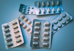 Farmaceutski giganti u BiH obrnuli više od milijardu KM: Evo ko je zaradio najviše u 2025. godini