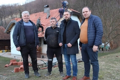 Lopare: Sanirana kuća koju je juče zahvatio požar (FOTO)