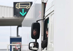 PALA ODLUKA Crnogorski prevoznici obustavili blokade graničnih terminala i Luke Bar