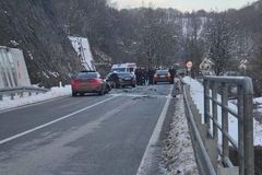 Povrijeđena tri policajca iz pratnje premijera Spajića